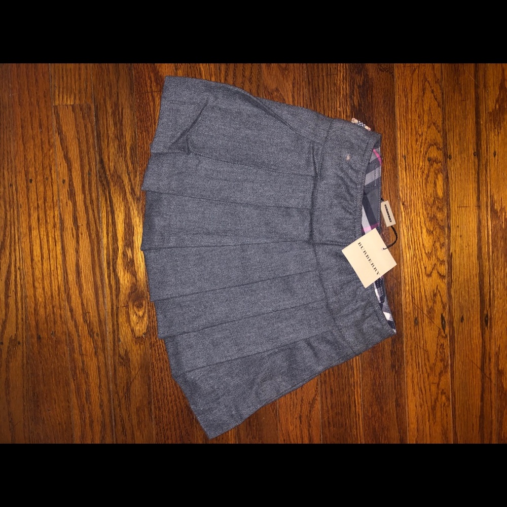 Burberry Holiday skirt